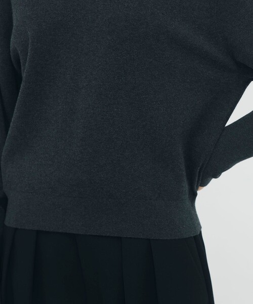 caban(キャバン)の「コットンカシミヤストレット Vネックプルオーバー(ニット/セーター・レディース・チャコールグレー/ブラック/ライトベージュ/イエロー/ベージュ/ボルドー・FREE)」の13枚目の写真