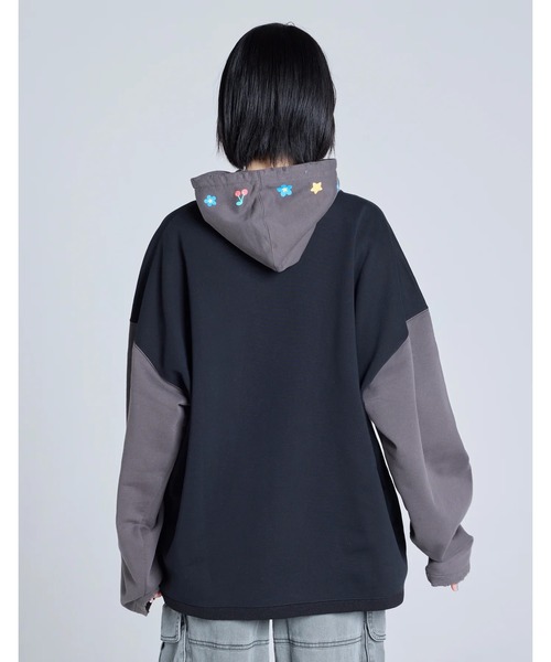 Little sunny bite（リトルサニーバイト）の「/Little sunny bite/hello kitty x little sunny bite hoodie（パーカー・レディース・ピンク/グレー/ブラック・MEDIUM）」の7枚目の写真