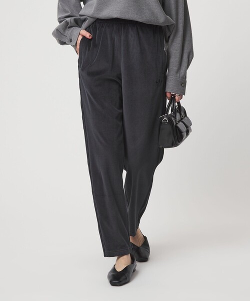 adidas Originals（アディダスオリジナルス）の「＜adidas Originals＞ベロア トラックパンツ（その他パンツ・レディース・ダークグレー/ブラック・S/XS）」の20枚目の写真