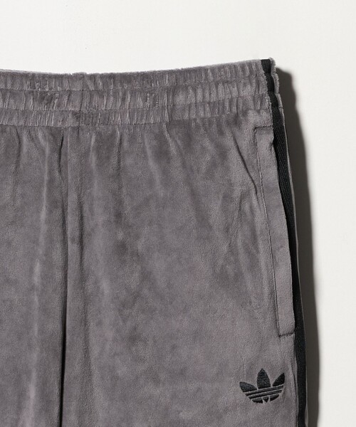 adidas Originals（アディダスオリジナルス）の「＜adidas Originals＞ベロア トラックパンツ（その他パンツ・レディース・ダークグレー/ブラック・S/XS）」の11枚目の写真