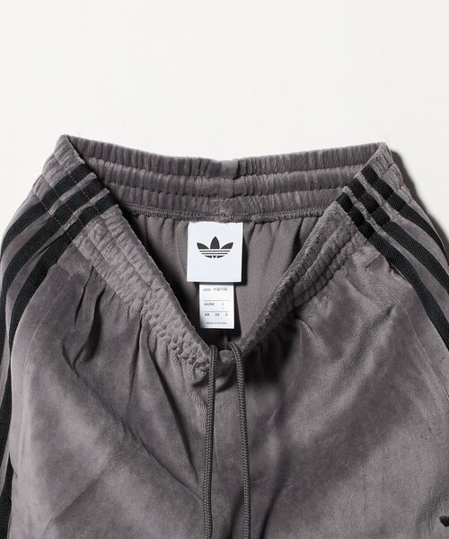 adidas Originals（アディダスオリジナルス）の「＜adidas Originals＞ベロア トラックパンツ（その他パンツ・レディース・ダークグレー/ブラック・S/XS）」の12枚目の写真