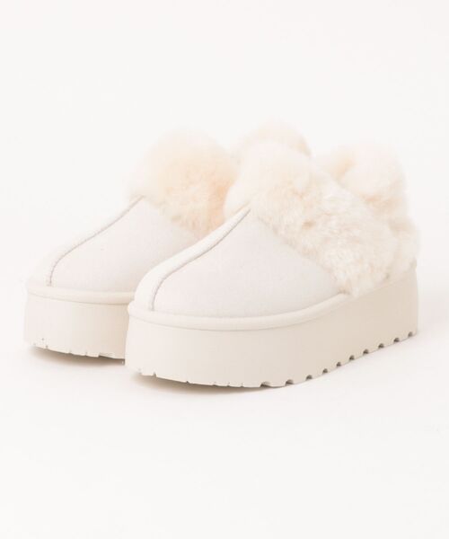 Shoes in Closet(シューズインクローゼット)の「軽量厚底 2WAY ファーベルト付 ボア ムートン サボ スリッポン 6495(スリッポン・レディース・ダークブラウン/ブラック/ライトベージュ/ブラウン系その他/アイボリー・S/M/L/LL)」の2枚目の写真