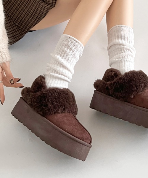 Shoes in Closet（シューズインクローゼット）の「軽量厚底 2WAY ファーベルト付 ボア ムートン サボ スリッポン 6495（スリッポン・レディース・ダークブラウン/ブラック/ライトベージュ/ブラウン系その他・S/M/L/LL）」の3枚目の写真