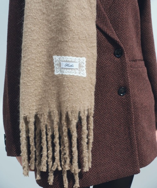 Heather（ヘザー）の「ボリュームフリンジマフラー　 590684（マフラー・レディース・レッド/アイボリー/チャコールグレー/ベージュ・ONE SIZE）」の4枚目の写真