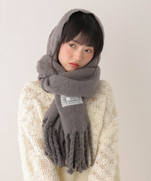 Heather（ヘザー）の「ボリュームフリンジマフラー　 590684（マフラー・レディース・レッド/アイボリー/チャコールグレー/ベージュ・ONE SIZE）」の3枚目の写真