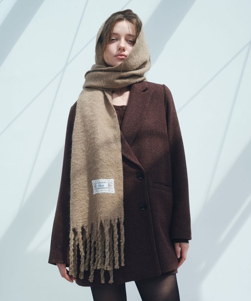 Heather（ヘザー）の「ボリュームフリンジマフラー　 590684（マフラー・レディース・レッド/アイボリー/チャコールグレー/ベージュ・ONE SIZE）」の8枚目の写真