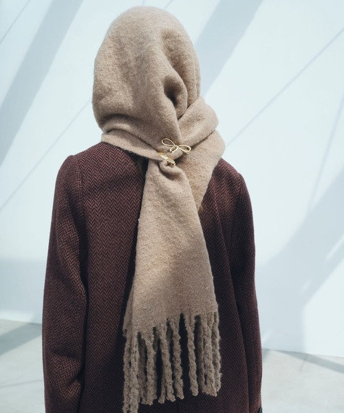 Heather（ヘザー）の「ボリュームフリンジマフラー　 590684（マフラー・レディース・レッド/アイボリー/チャコールグレー/ベージュ・ONE SIZE）」の9枚目の写真