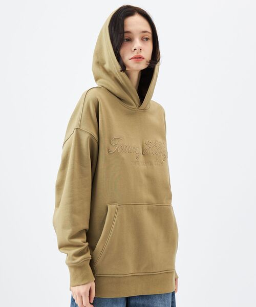 TOMMY HILFIGER（トミーヒルフィガー）の「【オンライン限定】オーバーサイズロゴフーディ（パーカー・メンズ・カーキ/ライトグレー系1/スミクロ・MEDIUM/X-LARGE/SMALL/LARGE）」の5枚目の写真