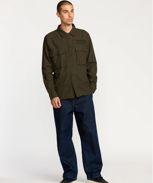 VOLCOM(ボルコム)の「VOLCOM POVJ WORKSHIRT/ボルコムワークスタイル長袖シャツ(シャツ/ブラウス・メンズ・アーミー・SMALL/MEDIUM/LARGE)」の2枚目の写真