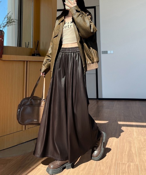 ONEP STAR（ワンピスター）の「フェイクレザーワイドパンツ（その他パンツ・レディース・ブラック/チョコ・MEDIUM）」の9枚目の写真