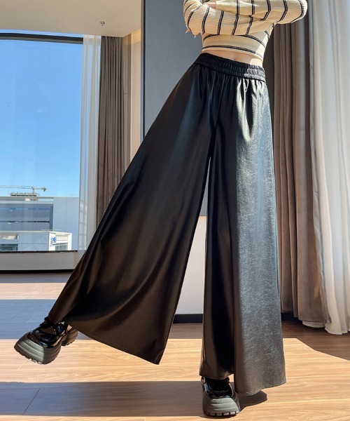 ONEP STAR（ワンピスター）の「フェイクレザーワイドパンツ（その他パンツ・レディース・ブラック/チョコ・MEDIUM）」の11枚目の写真