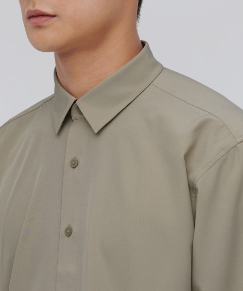MUSINSA STANDARD（ムシンサスタンダード）の「リラックスフィットシルキーシャツ[ダスティベージュ]（シャツ/ブラウス・メンズ・その他・SMALL/MEDIUM/LARGE/X-LARGE/XX-LARGE）」の6枚目の写真