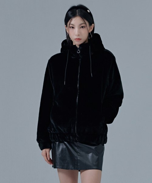 CHASECULT（チェイスカルト）の「女性ミンクフードジップアップ-CFRG4378D03（パーカー・レディース・ブラック・85/90）」の4枚目の写真