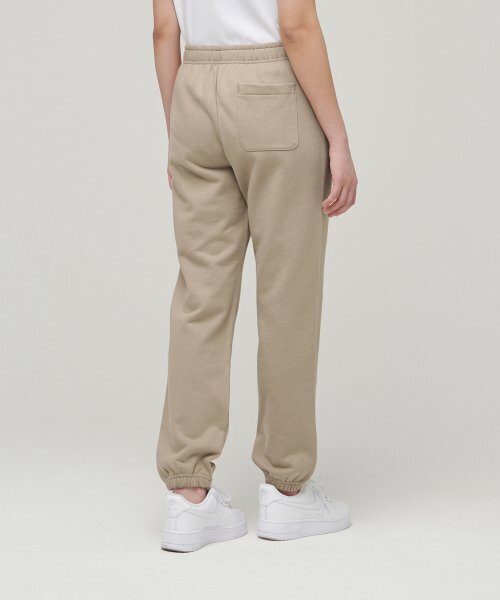 MUSINSA STANDARD WOMAN(ムシンサスタンダードウーマン)の「レディーススウェットパンツ【ベージュ】(スウェットパンツ・レディース・その他・SMALL/MEDIUM/X-SMALL)」の2枚目の写真