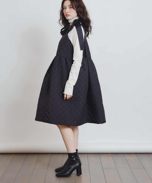 PICCIN PERLA（ピッチンペルラ）の「キルティングリボンミニワンピース（ワンピース・レディース・ブラック/オフホワイト・M）」の11枚目の写真