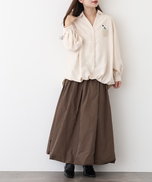 Quelle Chance(ケルシャンス)の「靴下猫刺繍タックシャツ(シャツ/ブラウス・レディース・チャコールグレー/グリーン/キナリ・M/L)」の7枚目の写真