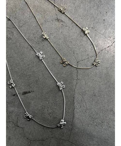EMODA（エモダ）の「RIBBON CHAIN NC（ネックレス・レディース・シルバー/ゴールド・FREE）」の7枚目の写真