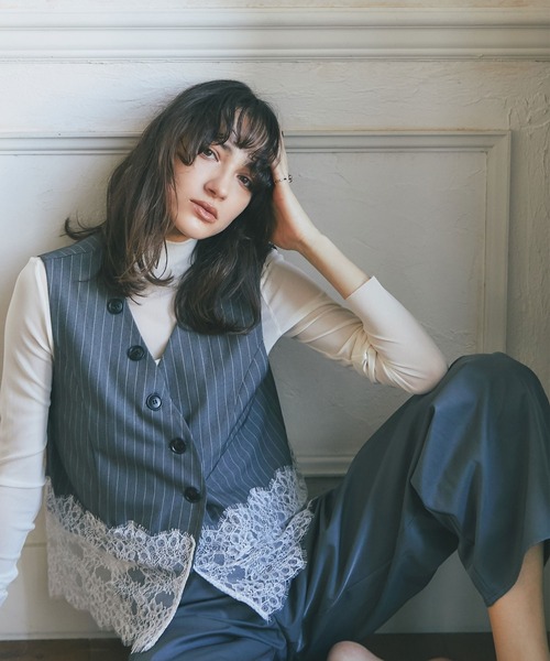 ARVELLIA(アルベリア)の「LACE EDGE VEST(ベスト・レディース・ブラック/ストライプ・M)」の3枚目の写真