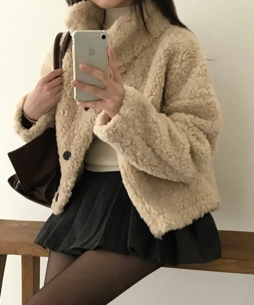 FAVORITO(ファヴォリート)の「ボアスタンドカラーショートジャケット(ブルゾン・レディース・ベージュ/ブラウン/ライトベージュ・F)」の14枚目の写真