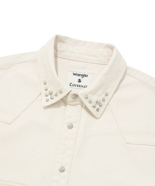 COVERNAT（カバーナット）の「[COVERNAT x WRANGLER] カラースタッズデニムシャツ アイボリー（シャツ/ブラウス・レディース・その他・MEDIUM/X-LARGE/LARGE）」の3枚目の写真