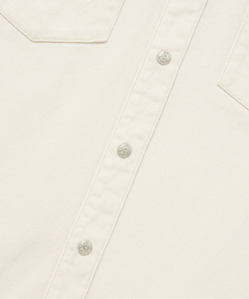 COVERNAT（カバーナット）の「[COVERNAT x WRANGLER] カラースタッズデニムシャツ アイボリー（シャツ/ブラウス・レディース・その他・MEDIUM/X-LARGE/LARGE）」の6枚目の写真