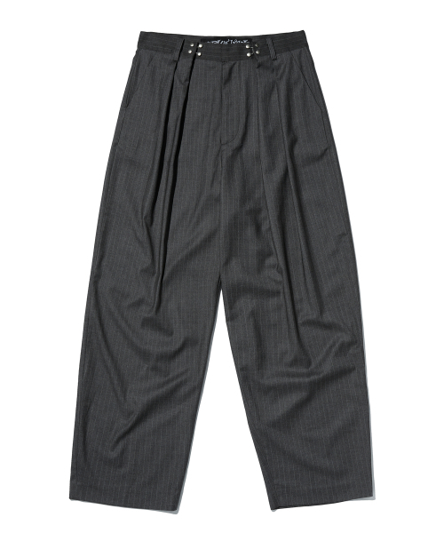 suade（スエード）の「TWO TUCK STRIPE SLACKS [GRAY]（スラックス・レディース・その他・MEDIUM/LARGE/SMALL）」の3枚目の写真