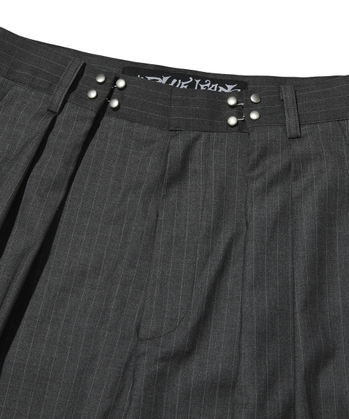 suade（スエード）の「TWO TUCK STRIPE SLACKS [GRAY]（スラックス・レディース・その他・MEDIUM/LARGE/SMALL）」の5枚目の写真