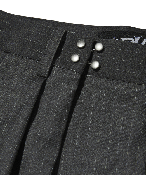 suade（スエード）の「TWO TUCK STRIPE SLACKS [GRAY]（スラックス・レディース・その他・MEDIUM/LARGE/SMALL）」の6枚目の写真