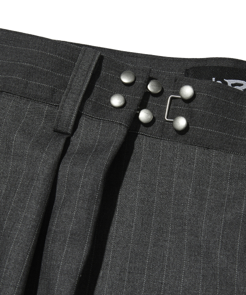 suade（スエード）の「TWO TUCK STRIPE SLACKS [GRAY]（スラックス・レディース・その他・MEDIUM/LARGE/SMALL）」の8枚目の写真