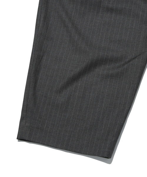 suade（スエード）の「TWO TUCK STRIPE SLACKS [GRAY]（スラックス・レディース・その他・MEDIUM/LARGE/SMALL）」の10枚目の写真