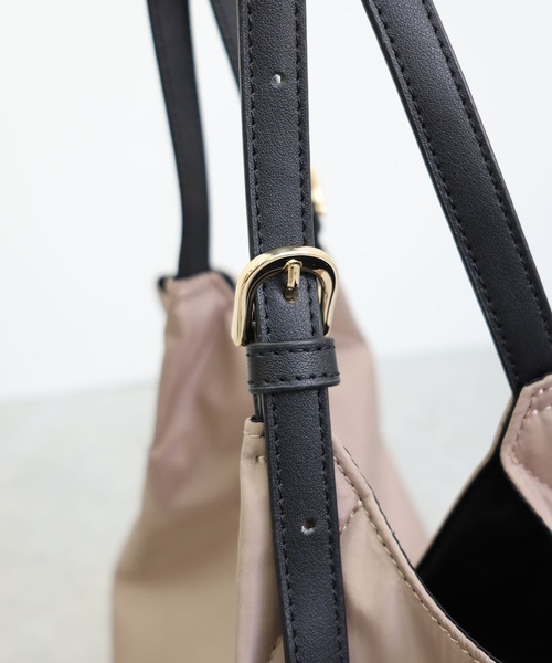 T・S・L（ティーエスエル）の「ベルトハンドルＶカットトートバッグ【詳細動画あり】（トートバッグ・レディース・グレー/グレイッシュベージュ/ブラック・FREE）」の14枚目の写真