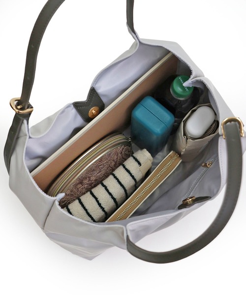 T・S・L（ティーエスエル）の「ベルトハンドルＶカットトートバッグ【詳細動画あり】（トートバッグ・レディース・グレー/グレイッシュベージュ/ブラック・FREE）」の7枚目の写真