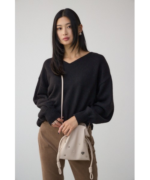 AZUL by moussy（アズールバイマウジー）の「モチーフスタッズドローストリングバッグ（ショルダーバッグ・レディース・ダークグリーン/ブラック/グレイッシュベージュ・FREE）」の18枚目の写真