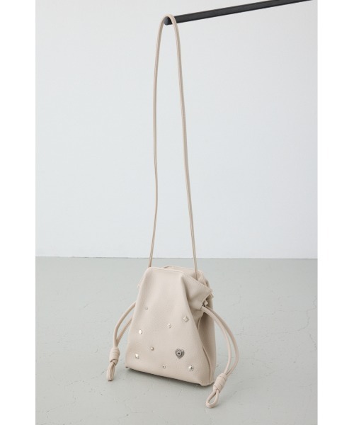 AZUL by moussy（アズールバイマウジー）の「モチーフスタッズドローストリングバッグ（ショルダーバッグ・レディース・ダークグリーン/ブラック/グレイッシュベージュ・FREE）」の20枚目の写真