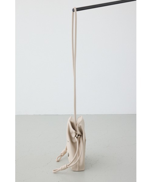 AZUL by moussy（アズールバイマウジー）の「モチーフスタッズドローストリングバッグ（ショルダーバッグ・レディース・ダークグリーン/ブラック/グレイッシュベージュ・FREE）」の21枚目の写真