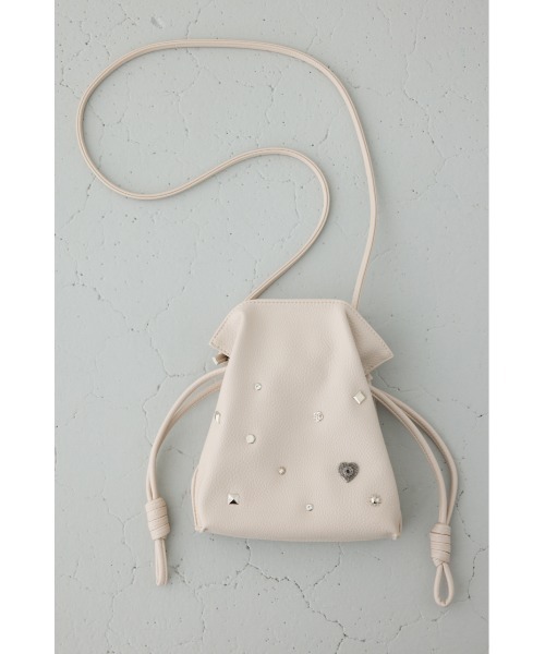 AZUL by moussy（アズールバイマウジー）の「モチーフスタッズドローストリングバッグ（ショルダーバッグ・レディース・ダークグリーン/ブラック/グレイッシュベージュ・FREE）」の16枚目の写真