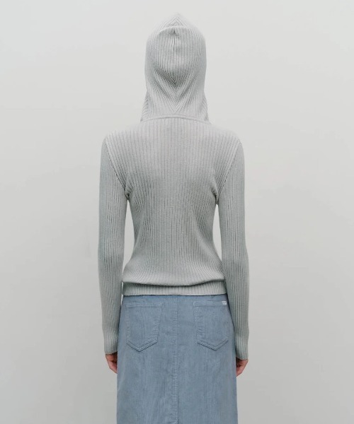 MARITHE + FRANCOIS GIRBAUD(マリテフランソワジルボー)の「W BALCLAVA HOODIE SLIM KNIT(ニット/セーター・レディース・ライトオリーブ/ライトグレー・SMALL/MEDIUM)」の5枚目の写真