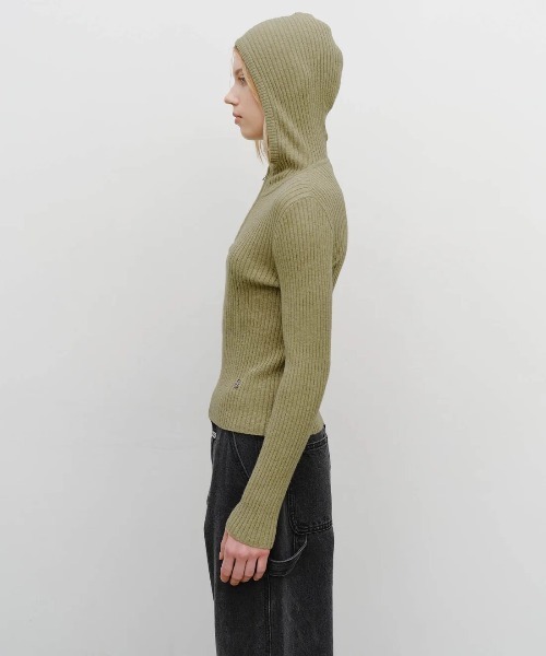 MARITHE + FRANCOIS GIRBAUD(マリテフランソワジルボー)の「W BALCLAVA HOODIE SLIM KNIT(ニット/セーター・レディース・ライトオリーブ/ライトグレー・SMALL/MEDIUM)」の14枚目の写真