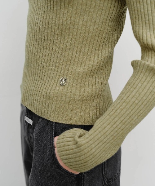 MARITHE + FRANCOIS GIRBAUD(マリテフランソワジルボー)の「W BALCLAVA HOODIE SLIM KNIT(ニット/セーター・レディース・ライトオリーブ/ライトグレー・SMALL/MEDIUM)」の16枚目の写真