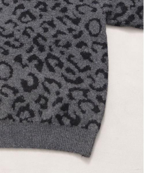 CavariA（キャバリア）の「『CavariA/キャバリア』ヒョウ柄ニットクルーネック（ニット/セーター・メンズ・グレー/ベージュ/ブルー・L/M）」の6枚目の写真