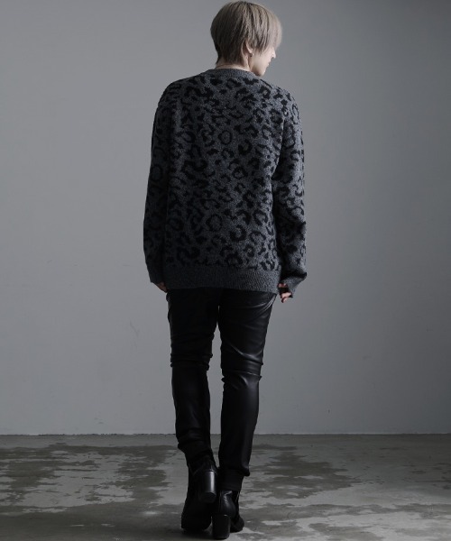 CavariA（キャバリア）の「『CavariA/キャバリア』ヒョウ柄ニットクルーネック（ニット/セーター・メンズ・グレー/ベージュ/ブルー・L/M）」の17枚目の写真