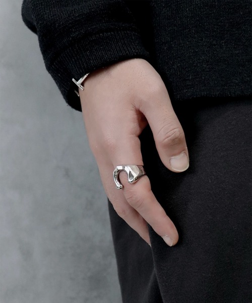 ARROWM(アローム)の「ARROWM ホースシューリング(リング・メンズ・シルバー・16号/18号/21号/14号)」の2枚目の写真