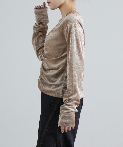 Lui's（ルイス）の「フロントシャーリングベロアプルオーバー（Tシャツ/カットソー・レディース・ブラック/ベージュ/ブラウン・FREE）」の8枚目の写真