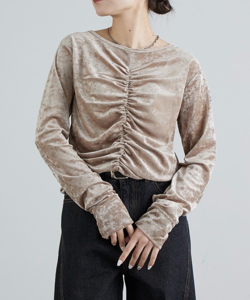 Lui's（ルイス）の「フロントシャーリングベロアプルオーバー（Tシャツ/カットソー・レディース・ブラック/ベージュ/ブラウン・FREE）」の5枚目の写真