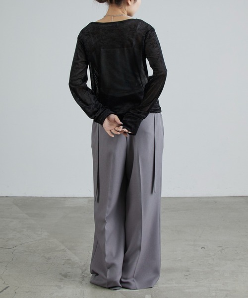 Lui's（ルイス）の「フロントシャーリングベロアプルオーバー（Tシャツ/カットソー・レディース・ブラック/ベージュ/ブラウン・FREE）」の4枚目の写真