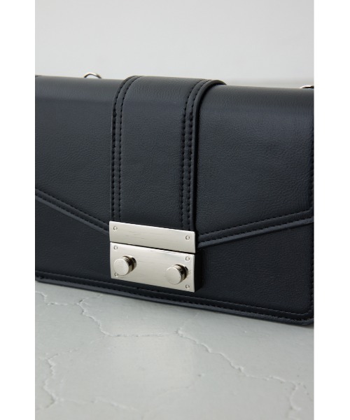 AZUL by moussy(アズールバイマウジー)の「フラップデザインウォレットバッグ(ショルダーバッグ・レディース・グレイッシュベージュ/ブラック/アンティークシルバー・FREE)」の20枚目の写真