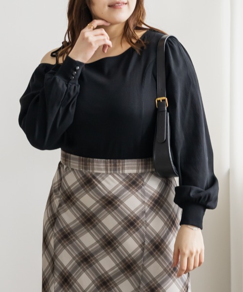 CLETTE(クレット)の「CLETTEオリジナルアシメネックリブトップス(Tシャツ/カットソー・レディース・グレー/ピンク/ブラック・3L/LL/4L)」の19枚目の写真
