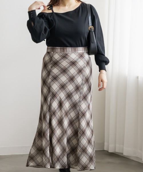 CLETTE(クレット)の「CLETTEオリジナルアシメネックリブトップス(Tシャツ/カットソー・レディース・グレー/ピンク/ブラック・3L/LL/4L)」の13枚目の写真