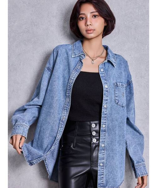 GYDA（ジェイダ）の「CROSS POINTケミカルデニムシャツ（シャツ/ブラウス・レディース・ブラック/ライトブルー・FREE）」の2枚目の写真