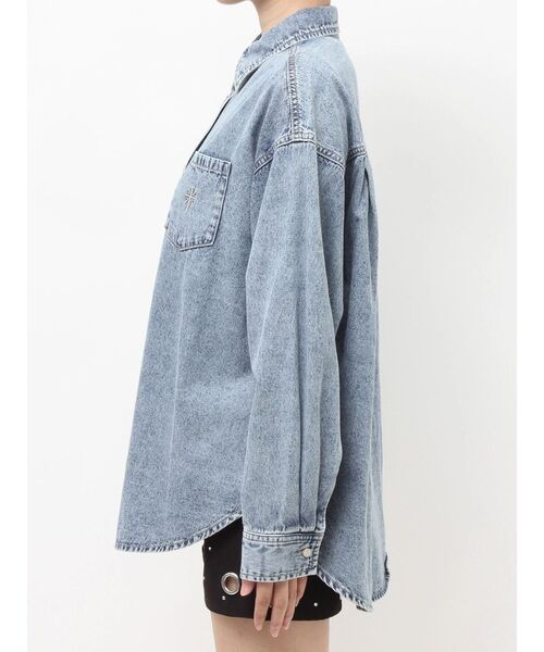 GYDA（ジェイダ）の「CROSS POINTケミカルデニムシャツ（シャツ/ブラウス・レディース・ブラック/ライトブルー・FREE）」の14枚目の写真